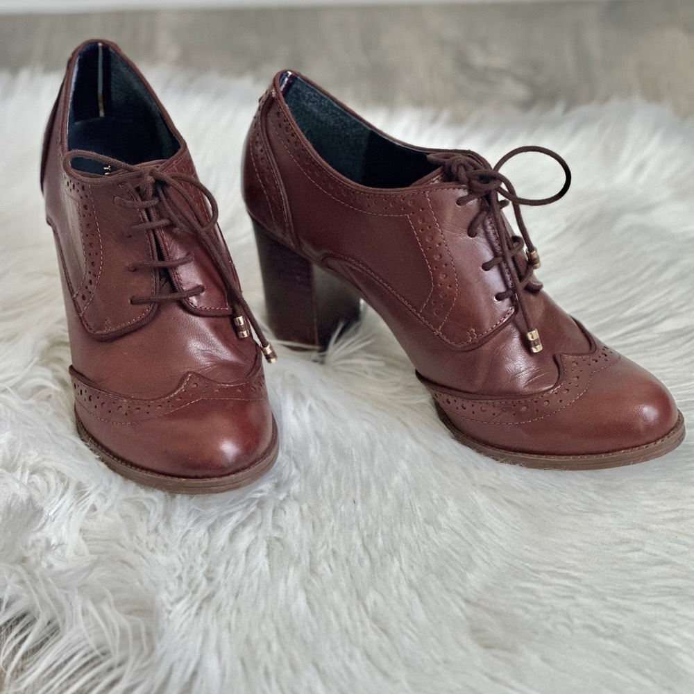 EUC Brown Tommy Hilfiger Fabiole Oxford Heel Size 8